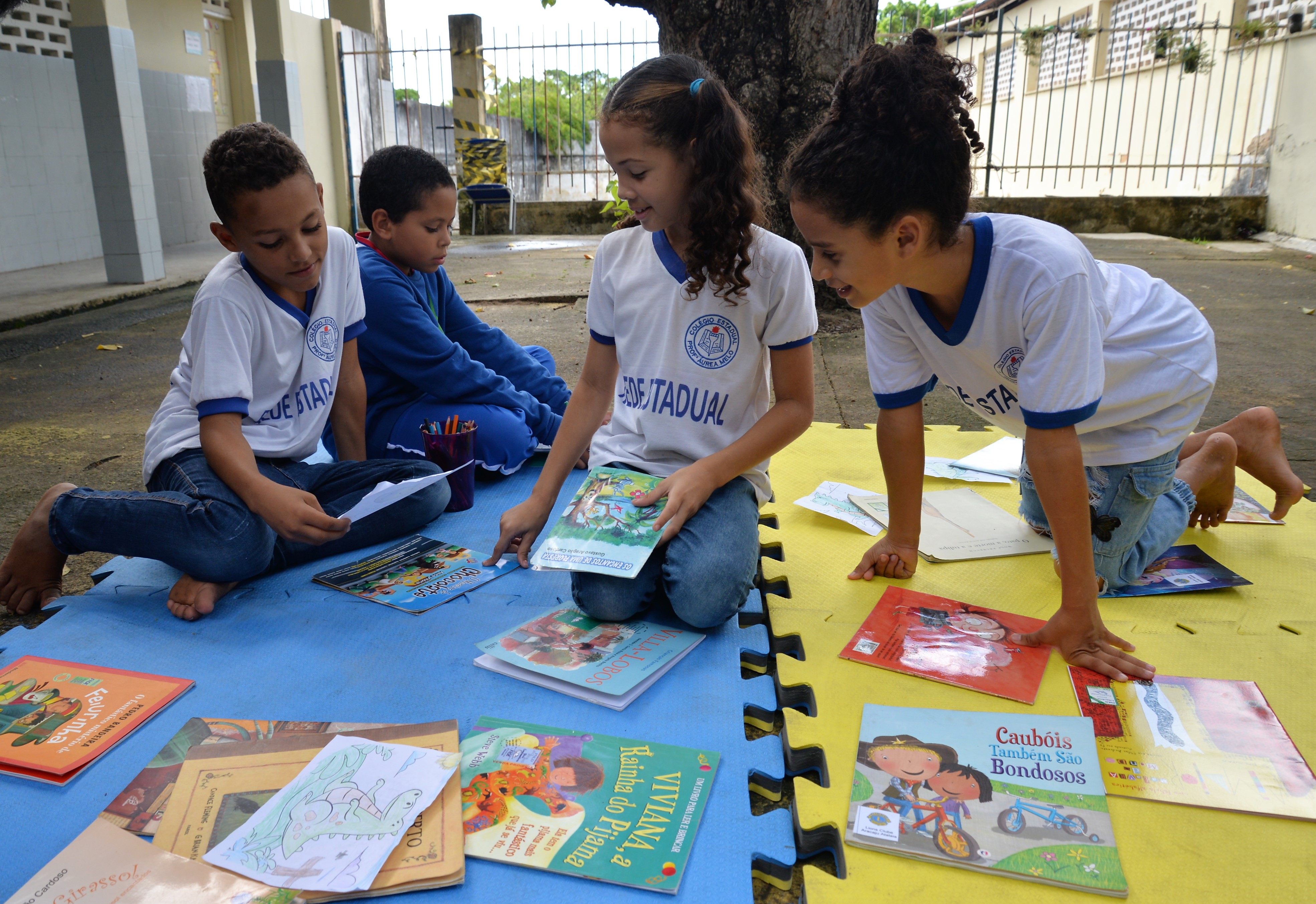 1ºs anos - Fund. I: Projeto Meios de transportes - Escola