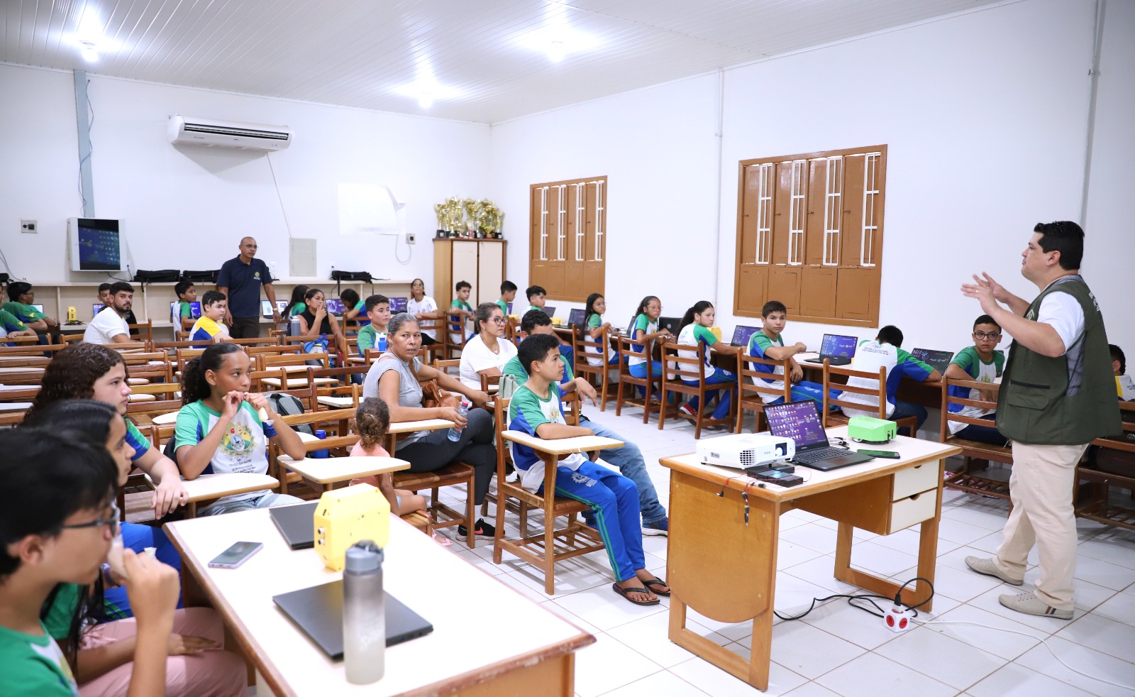 Secretaria Estadual de Educação - Mascotes do Programa de Robótica  Educacional e Educação Tecnológica dos CEPMGs têm nomes escolhidos pela  comunidade escolar